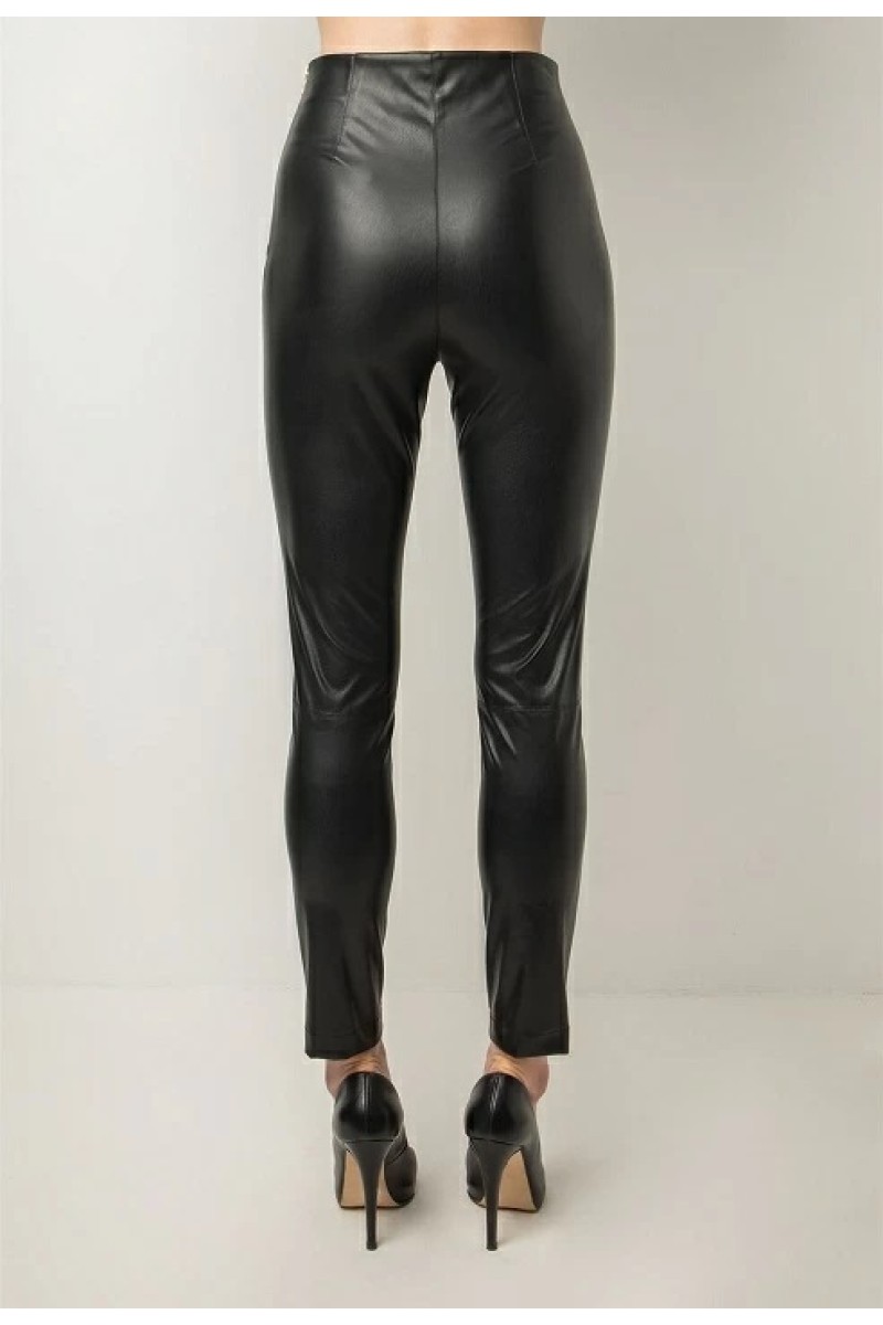  Leather look trousers